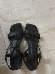 Stylish Black Strappy Sandals