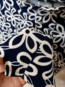 Chic Navy blue Floral Print Textured Mini Skirt