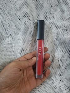 Huda Beauty Liquid Matte Lipstick