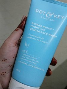 Dot &amp; Key Face Wash