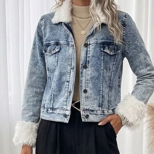 Stylish Denim Jacket with Fur Trim