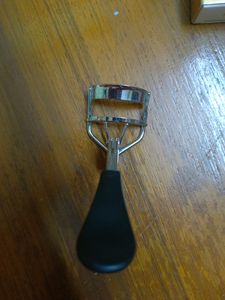 Eyelash Curler