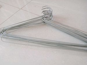 Lot of 20 Metal Hangers