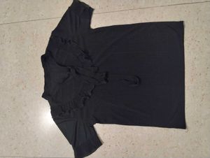 Chic Black Ribbed Ruffle Neck Top