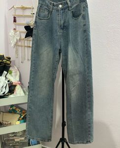 Straight-Leg Blue Jeans (26)