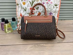 Chic Calvin Klein Handbag 🖤