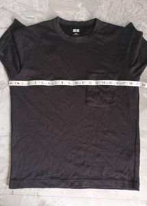 UNIQLO Classic Black Pocket Tee