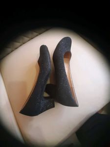 Flat n Heels Black Pumps