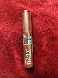 Elle 18 Cosmetic Bundle
