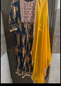 Stylish Ethnic Kurta with Dupatta Set