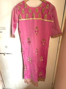 Elegant Pink &amp; Gold Embroidered Pakistani Kurti