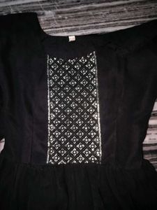 Elegant Black Ethnic nayra cut