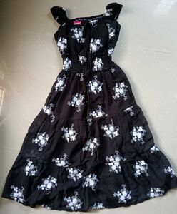 🇹🇭Chic Black Floral Maxi Dress