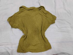 Ribbed Collared V-Neck crop Top