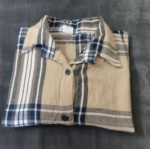 Checkered Beige Women's Cropped Shirt For Winter😍