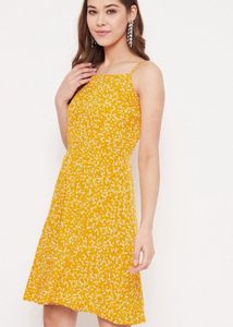 Berrylush Women Yellow Floral Printed Fit