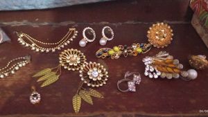 Assorted Women's Jewellery Set