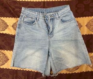 Savana Light Wash Cut-Off Shorts