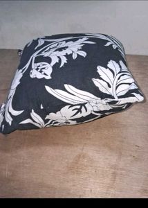 Vintage Black &amp; White Floral Pillow takiya