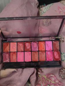 16 Color Lipstick Palette