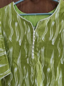 Green &amp; White Printed Kurta