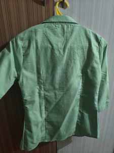 Green Button-Up 3/4 Sleeve Top and blue denim comb