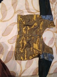 Elegant Gold &amp; Black Linen Saree