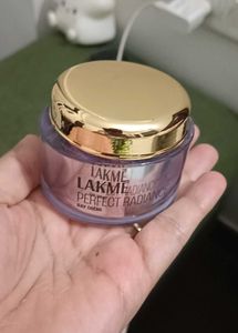 Lakmi Perfect Radiance Day Cream