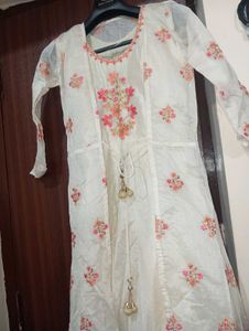 Elegant White Embroidered Kurta Set