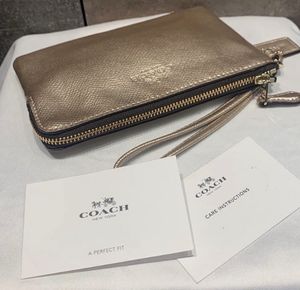 Brand New Authentic Coach small wristlet