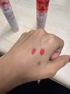 2 Lip Glosses
