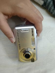 Sony Cyber-shot 6.0 MP Digital Camera
