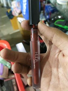 Huda Beauty Liquid Matte Lipstick