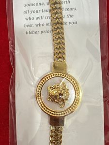 Elegant Gold-Tone Chain Bracelet