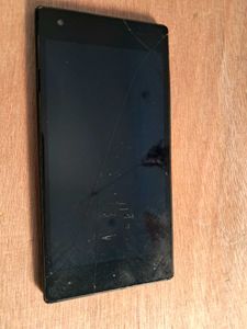 XOLO Black Smartphone - Cracked Screen