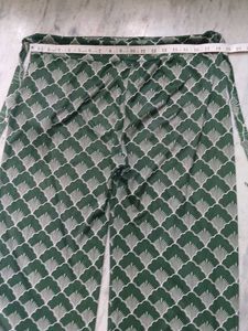 Stylish Green Patterned Wide-Leg Pants with Pocket