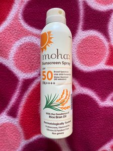 moha: Sunscreen Spray SPF 50