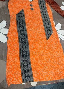 Beautiful Orange &amp; Black Printed Kurti - Size M (L