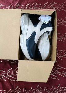 Stylish Black &amp; Beige Sneakers