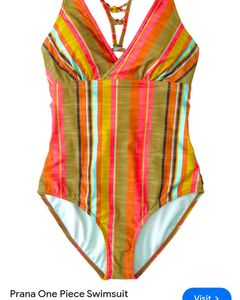 Very Sexy And Beautiful 👙 Swimming Suit