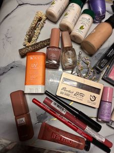 assorted make up items❤️