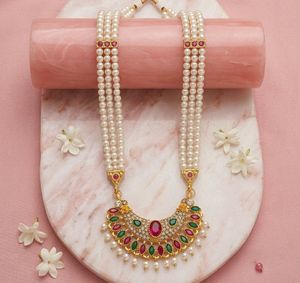 Indian Traditional Kundan Necklace Set