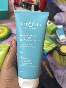 Dot & Key Barrier Repair Face Wash