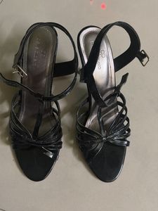 Elegant Black Heels(nevr used outside)