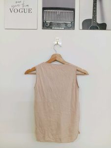 Sleeveless Round Neck Top