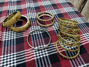 Exquisite Bangle Set