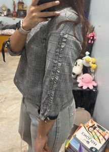 Stylish Grey Plaid Top