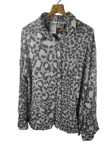 Stylish Leopard Print Button-Up Shirt