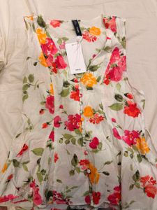 MANGO Floral Fitted Top Size S