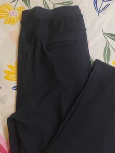 black stretchable trouser